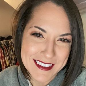 Meet your Posher, Stacy